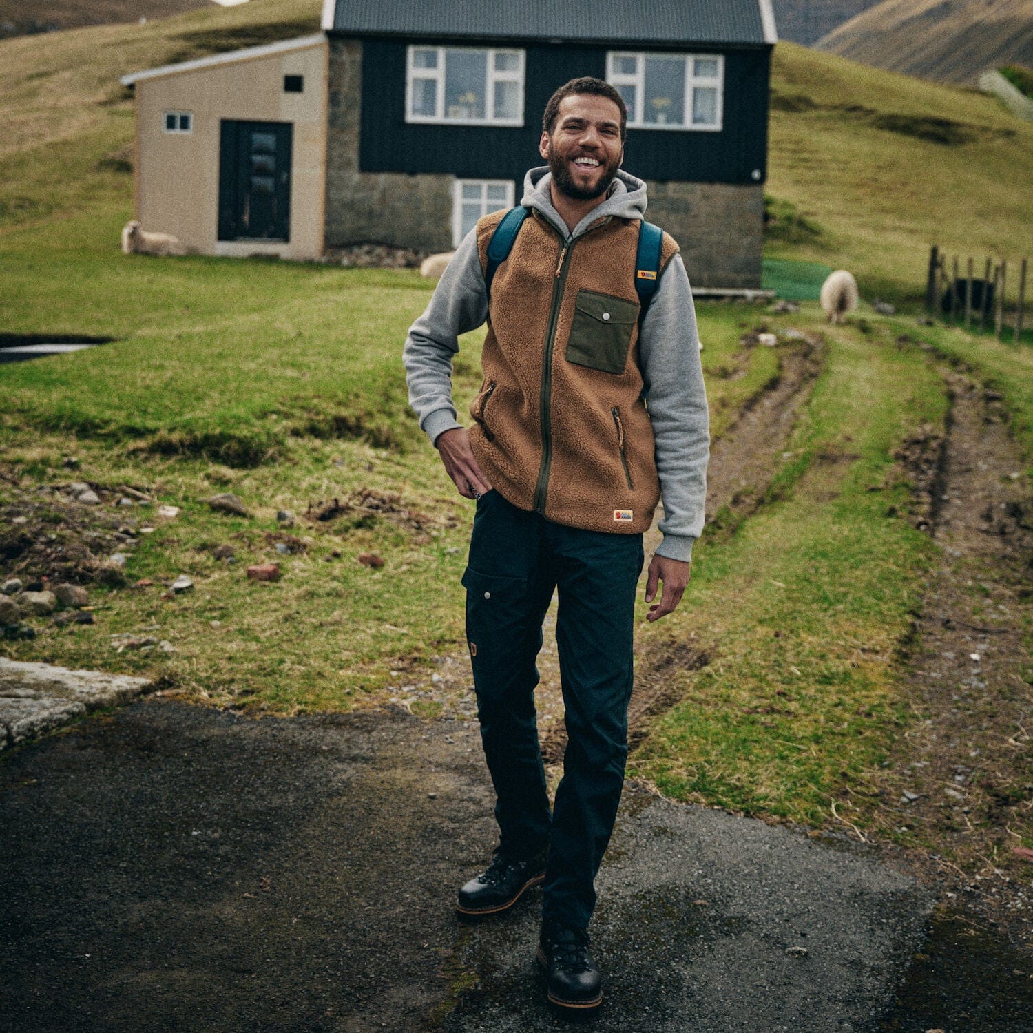 Fjällräven Logo Hoodie M - Image 9