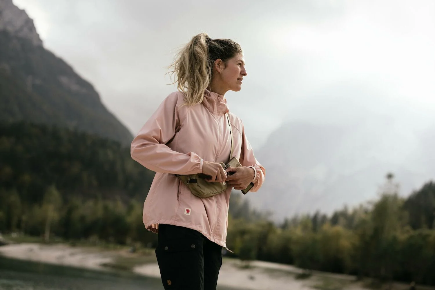High Coast Wind Hoodie W - Image 16