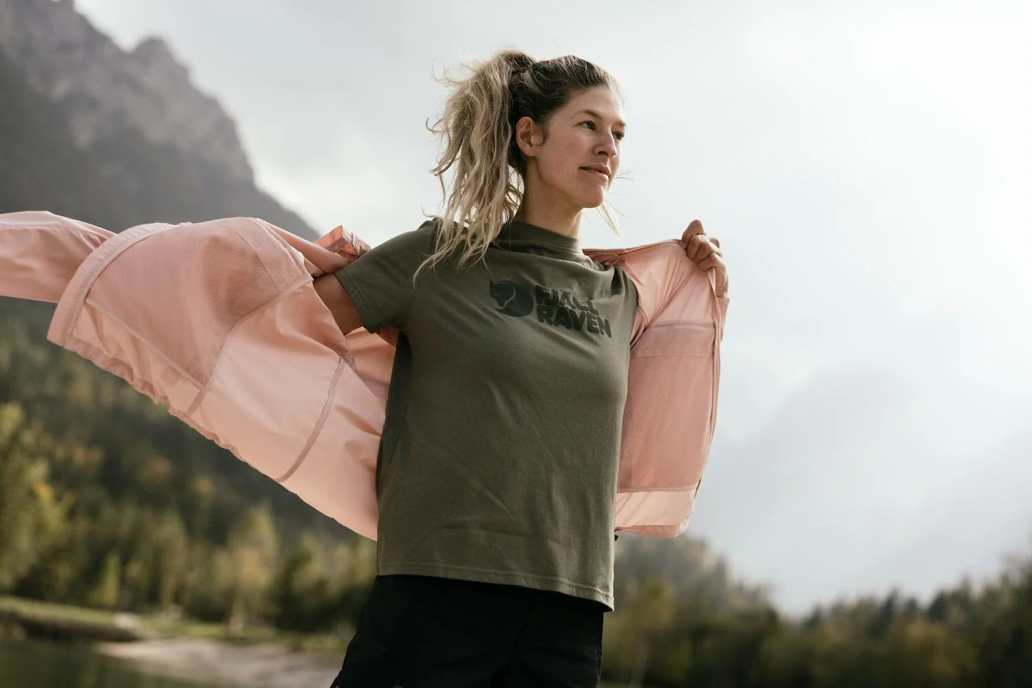 High Coast Wind Hoodie W - Image 17