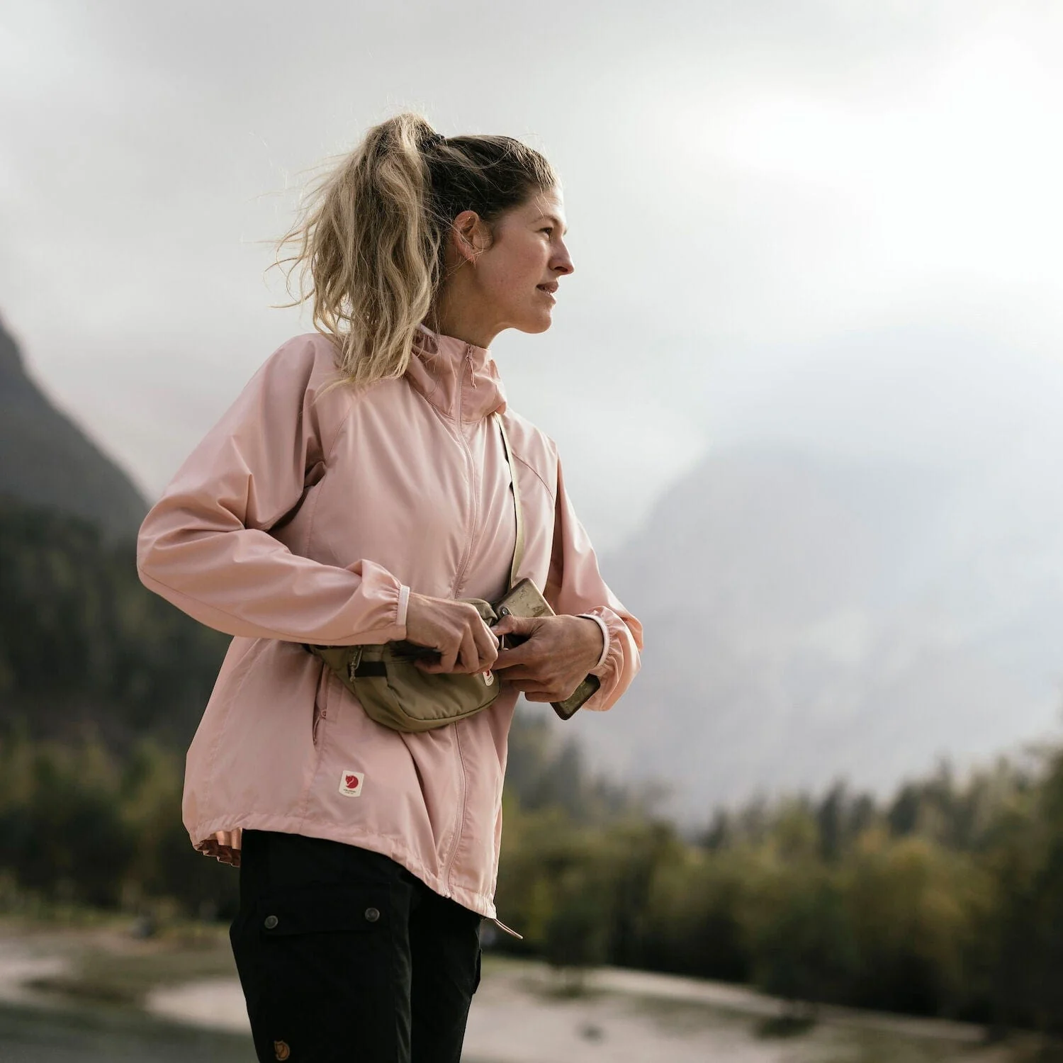 High Coast Wind Hoodie W - Image 20
