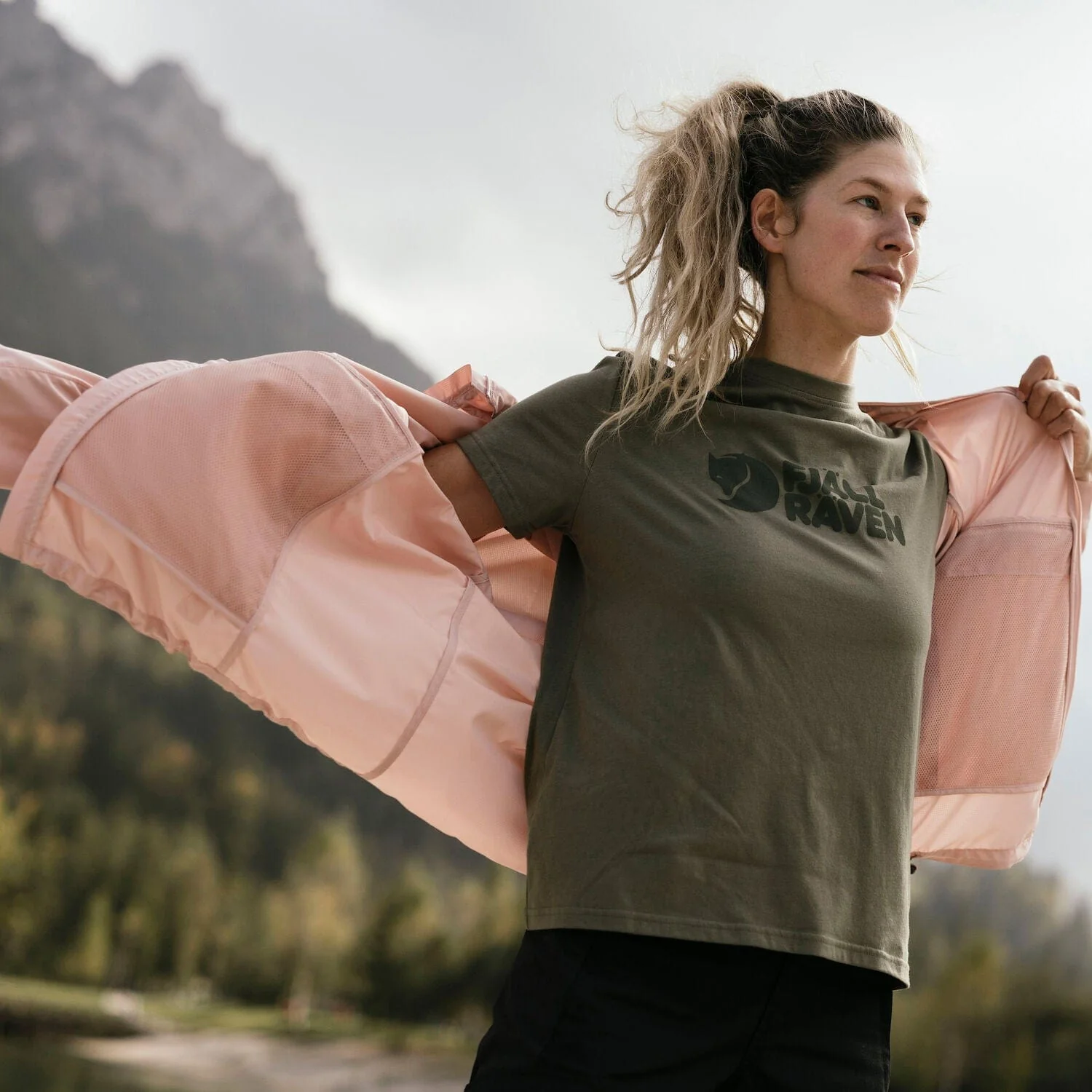 High Coast Wind Hoodie W - Image 21